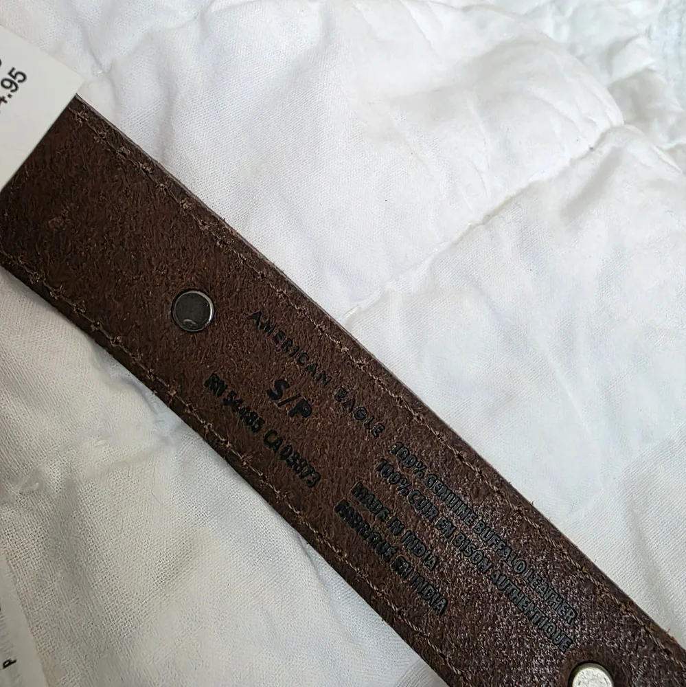 NWT American Eagle Outfitters Genuine Leather Belt w Silver Heart Accents